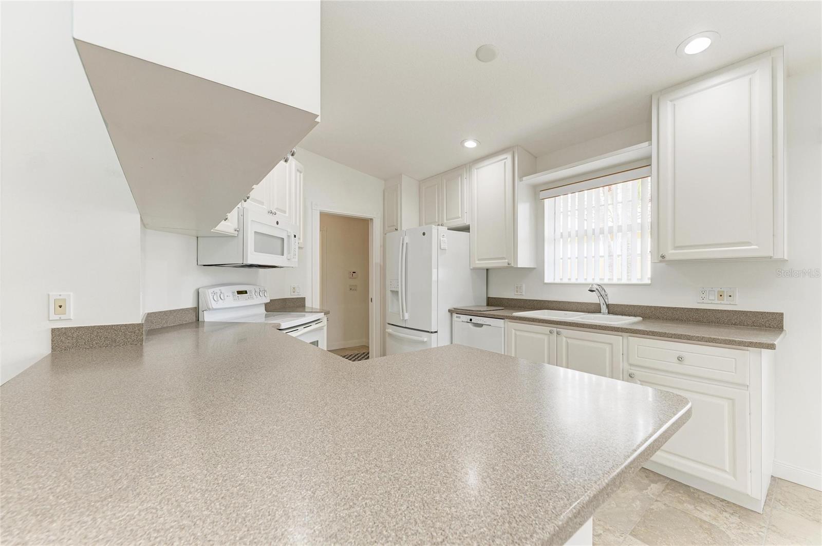 ISLANDWALK/WEST VLGS PH 1A - Residential