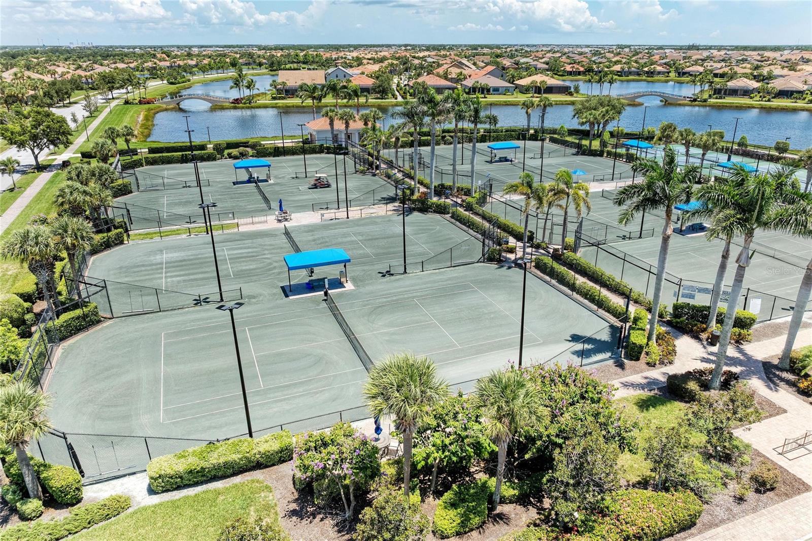 ISLANDWALK/WEST VLGS PH 1A - Residential