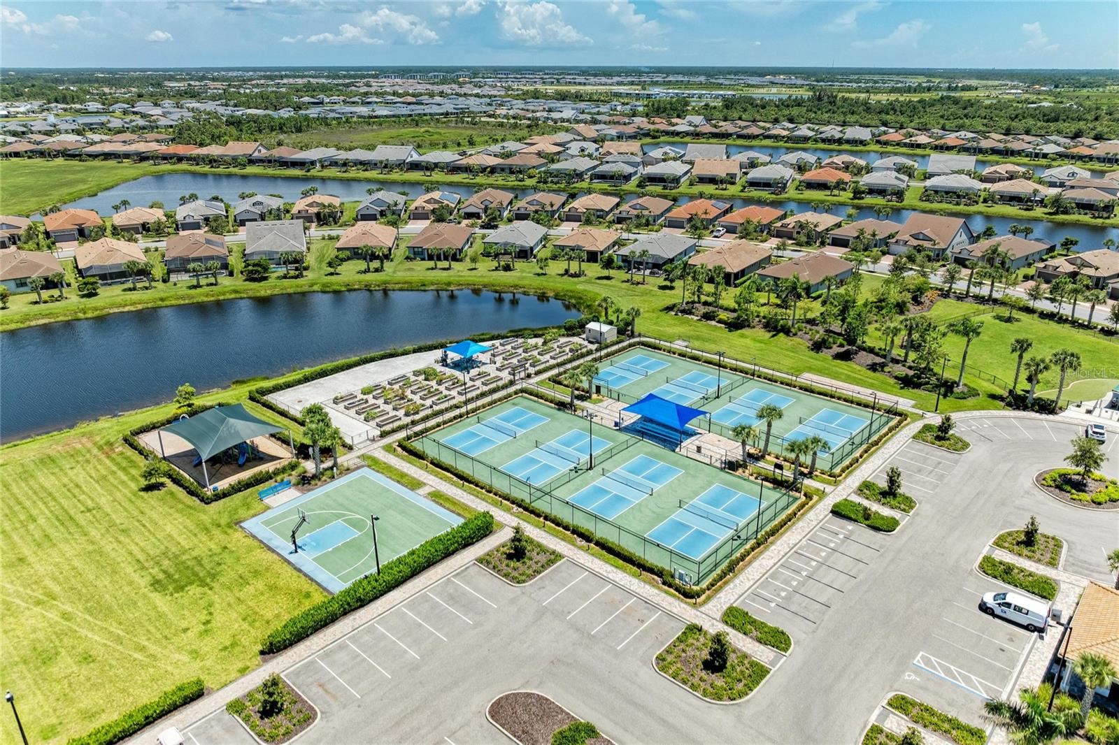 ISLANDWALK/WEST VLGS PH 1A - Residential