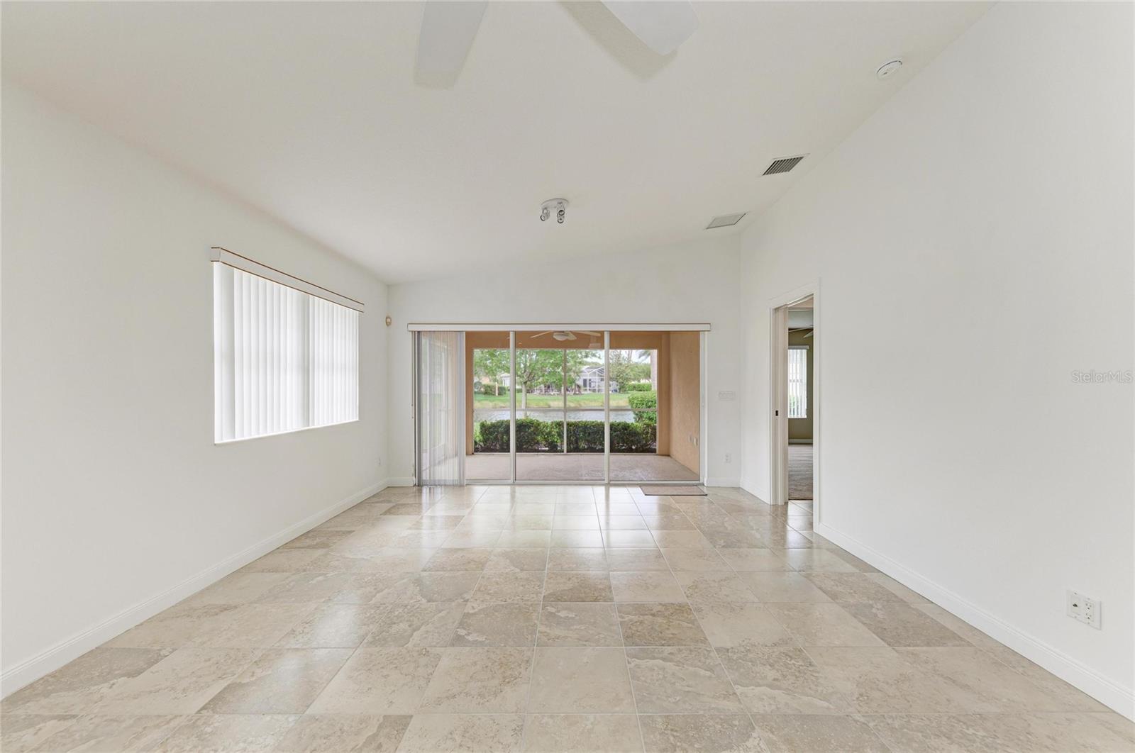 ISLANDWALK/WEST VLGS PH 1A - Residential