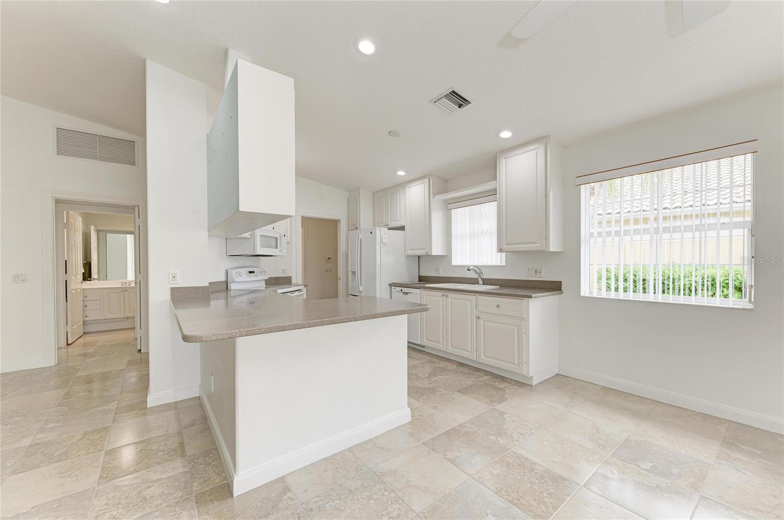 ISLANDWALK/WEST VLGS PH 1A - Residential