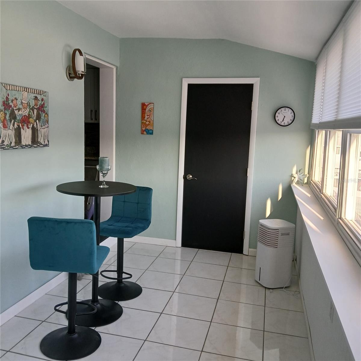 TOWN APTS CONDO - Residential