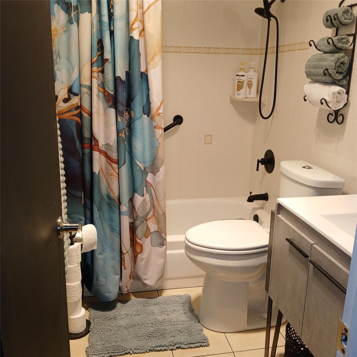 TOWN APTS CONDO - Residential