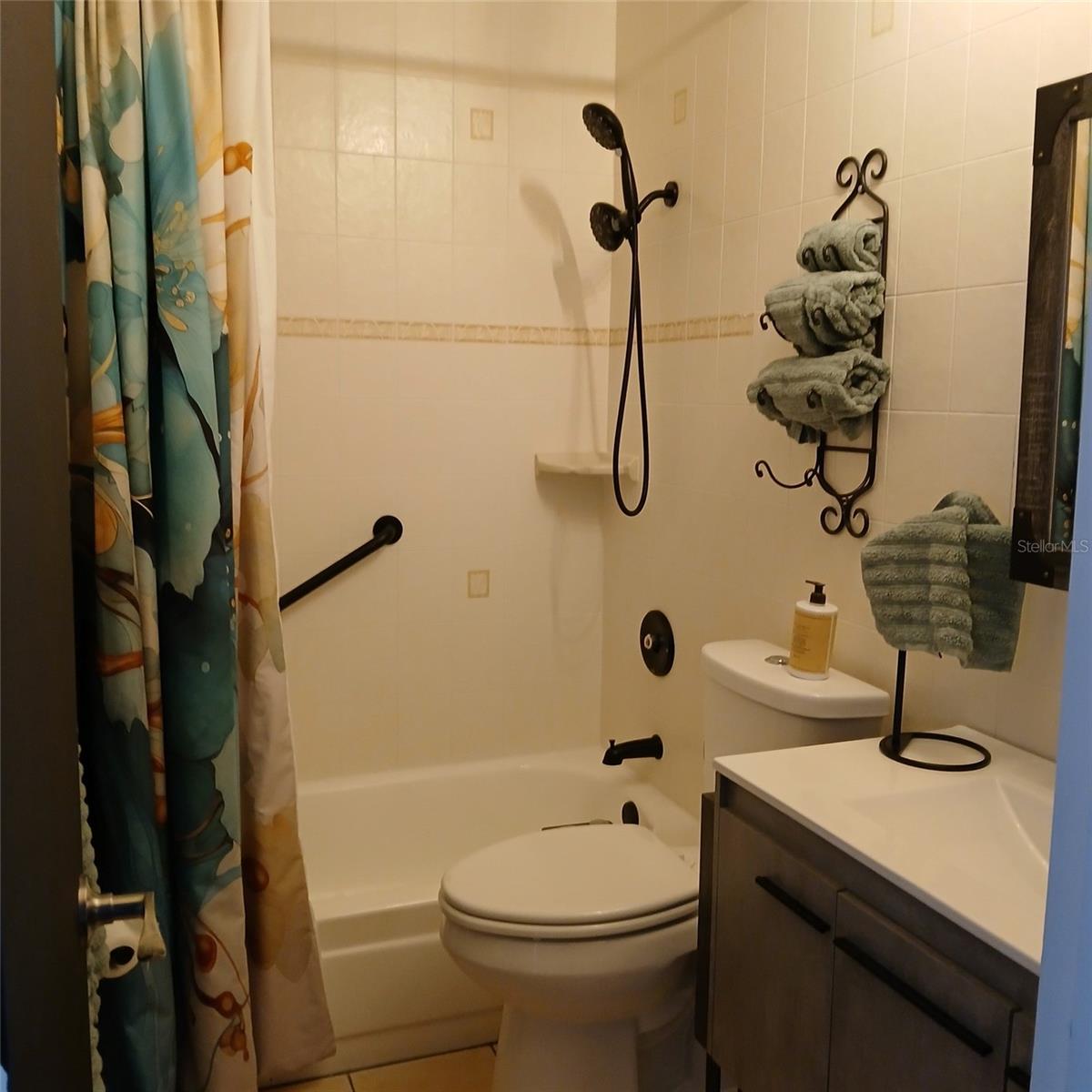 TOWN APTS CONDO - Residential
