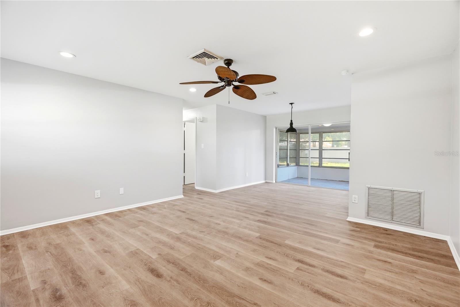 2437 RUTLAND LANE