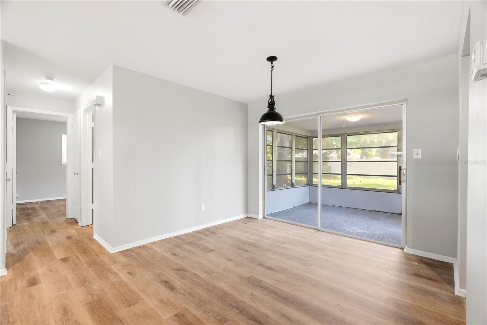 2437 RUTLAND LANE