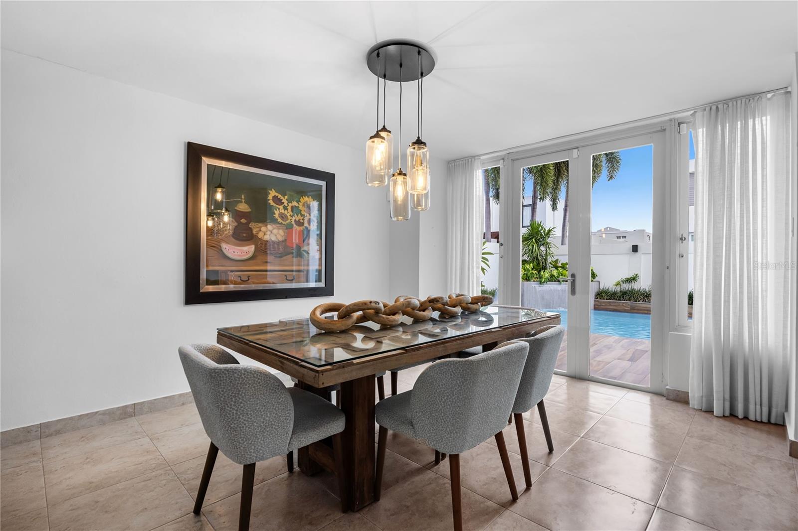 ESTANCIAS REALES - Residential