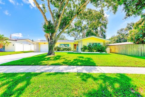 Photo of 1829 Chateau Drive E, Clearwater, FL 33756 (MLS # TB8430015) Photo of 1829 Chateau Drive E, Clearwater, FL 33756 (MLS # TB8430015)