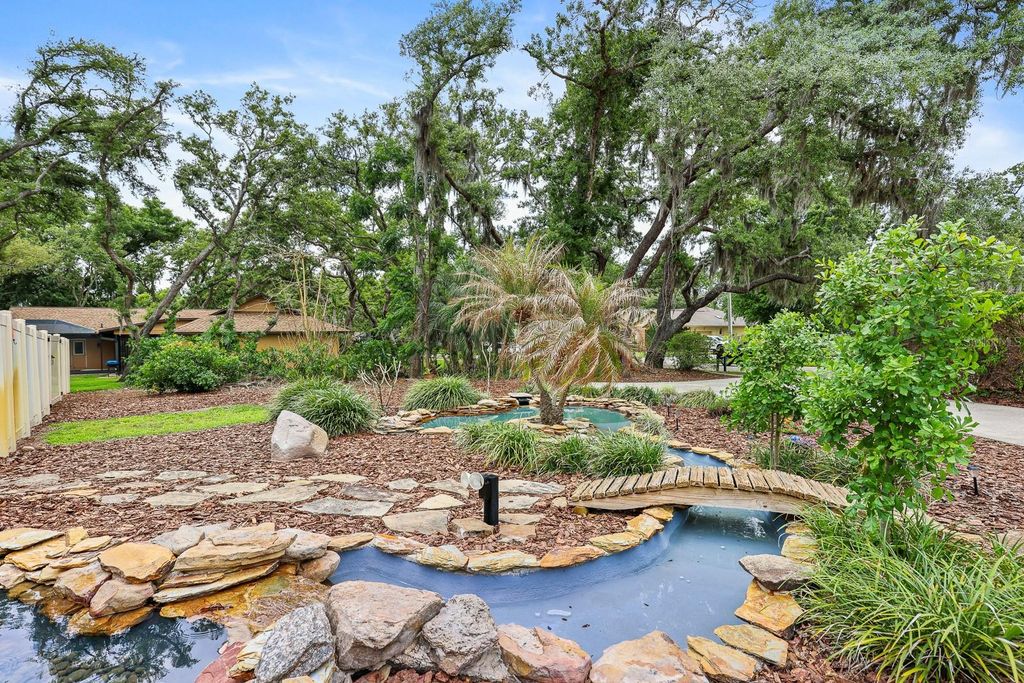 Photo of 2925 Chelsea Woods Drive, Valrico, FL 33596 (MLS # TB8495520)