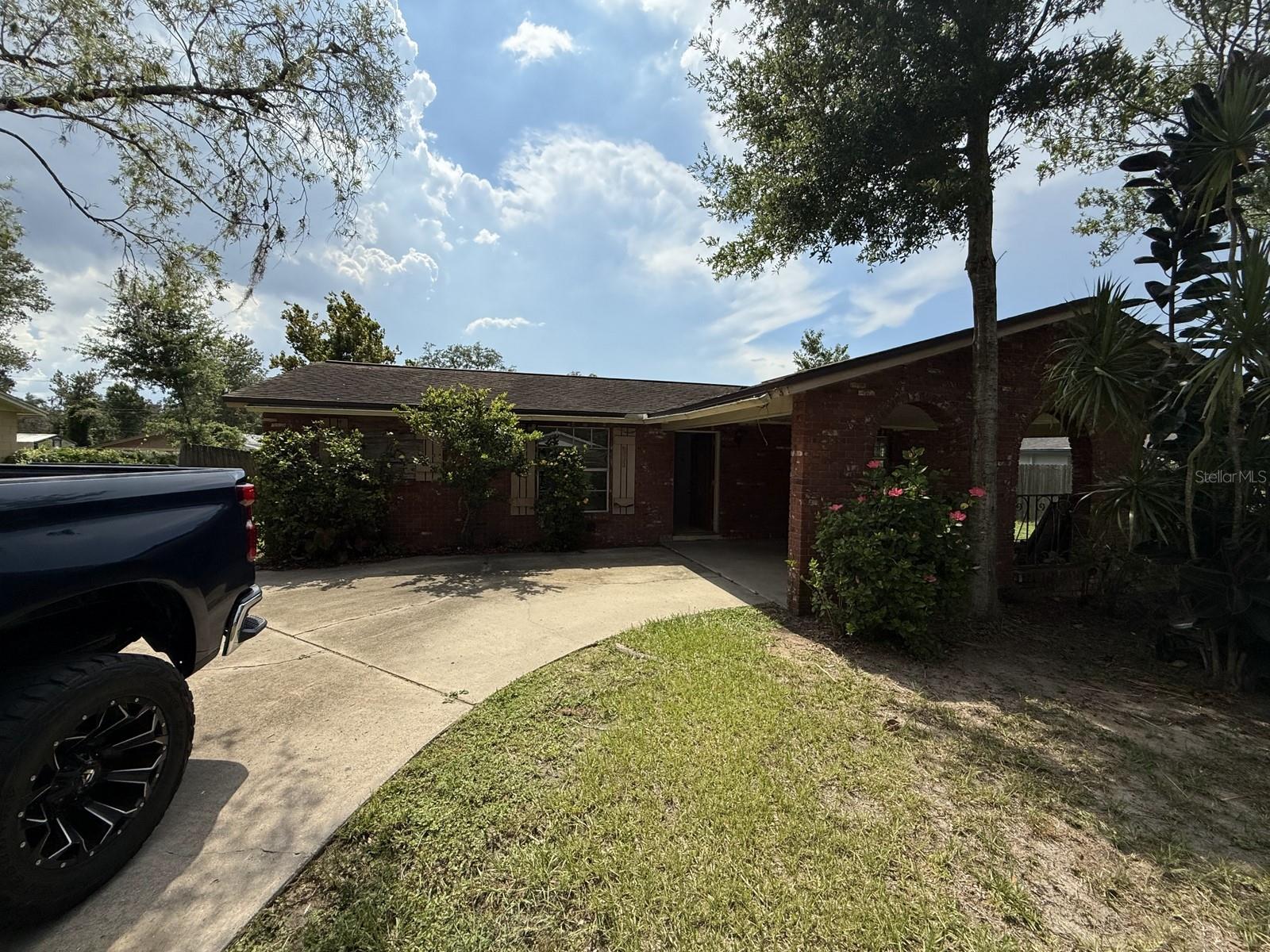804 WALNUT DRIVE