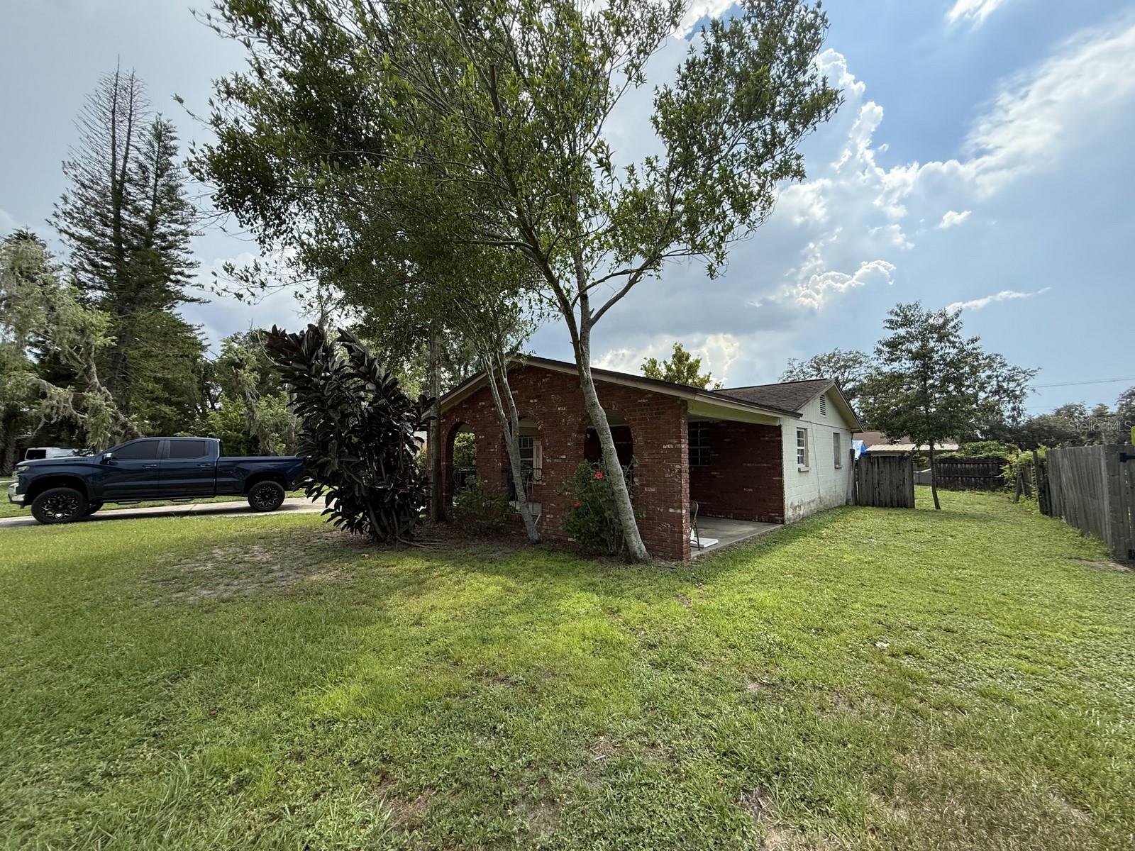 804 WALNUT DRIVE