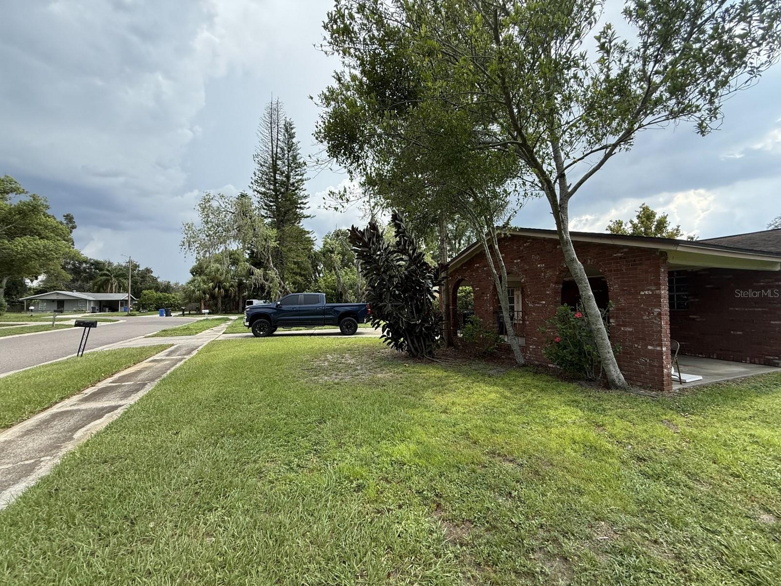 804 WALNUT DRIVE