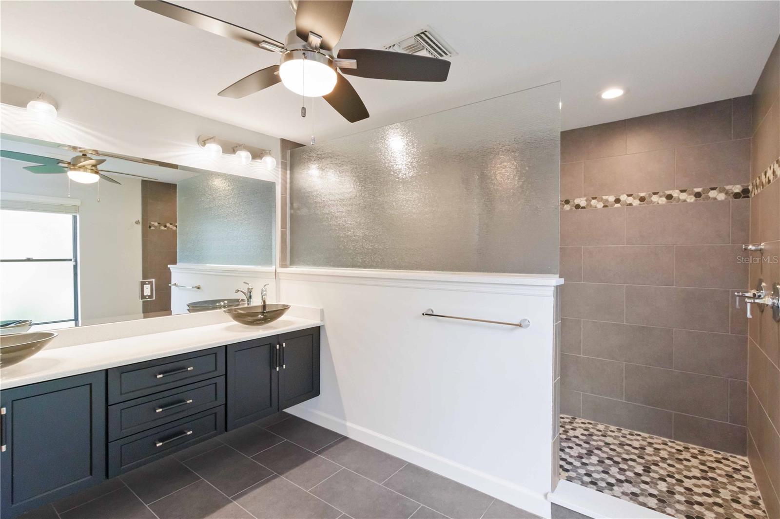 BAY ISLES - Residential