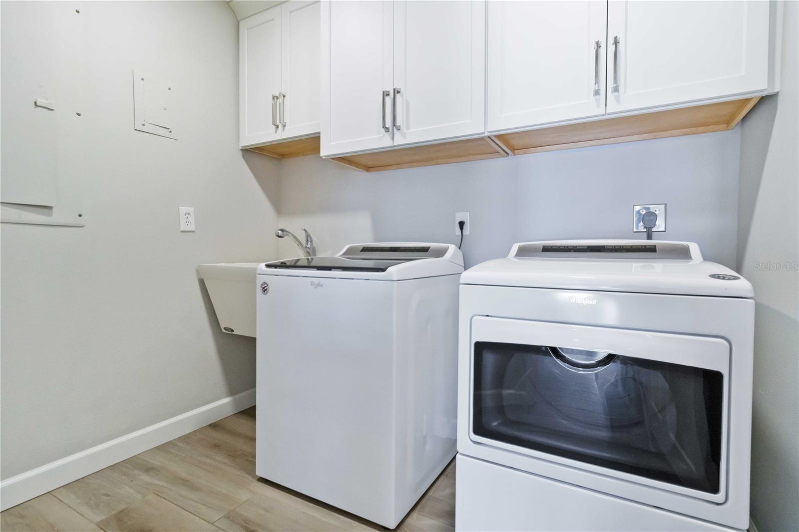 BAY ISLES - Residential