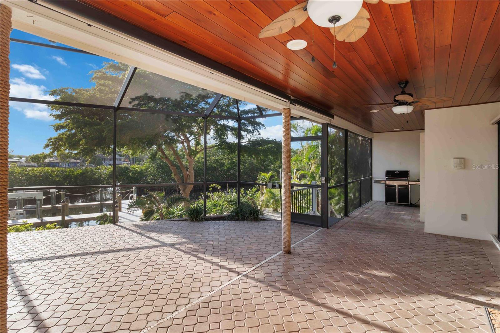 BAY ISLES - Residential