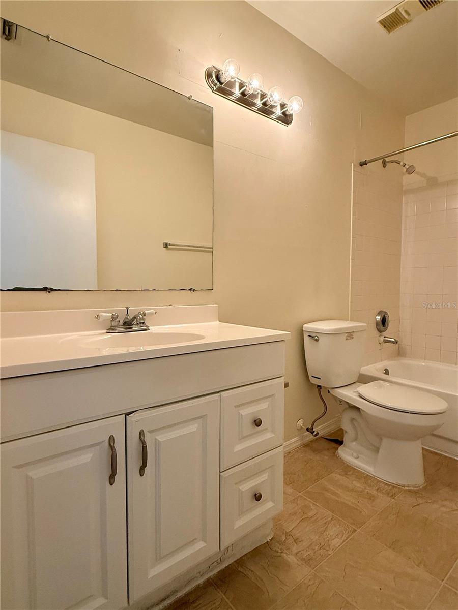 VINTAGE GRAND - Residential