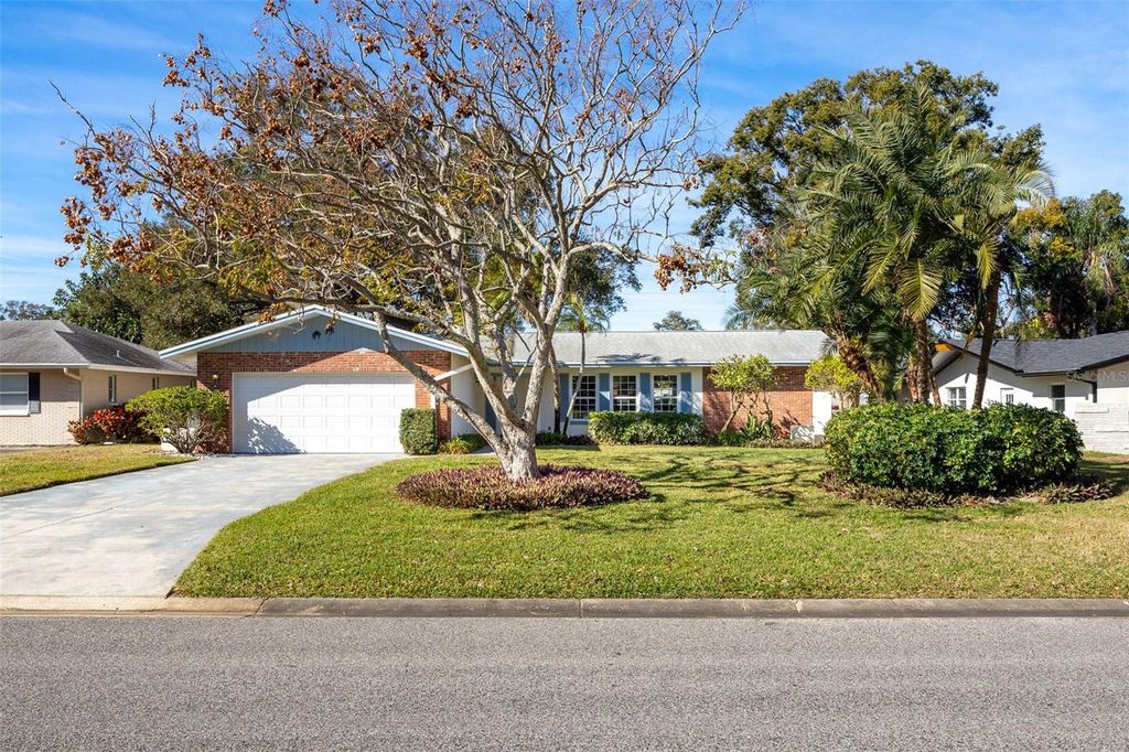 Photo of 2346 Sarazen Dr, Dunedin, FL 34698 (MLS # TB8467921)