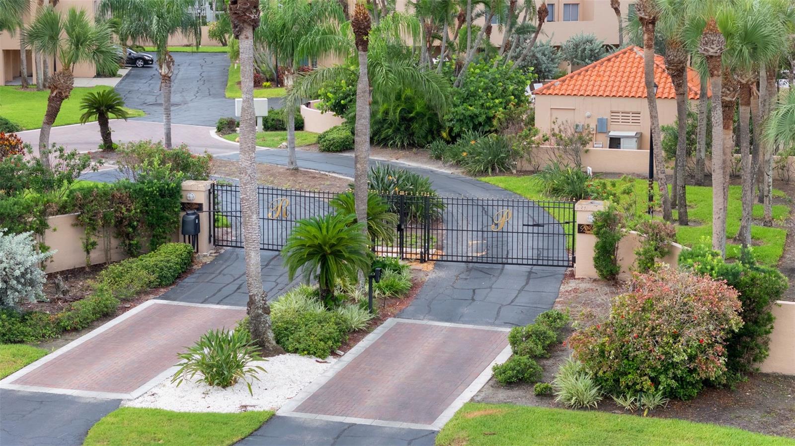 1605 ROYAL PALM DRIVE S D