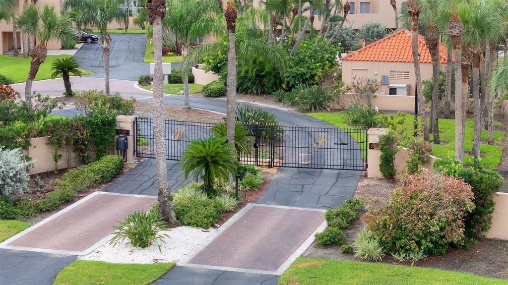 Photo of 1605 Royal Palm Drive S #D, Gulfport, FL 33707 (MLS # TB8415709)