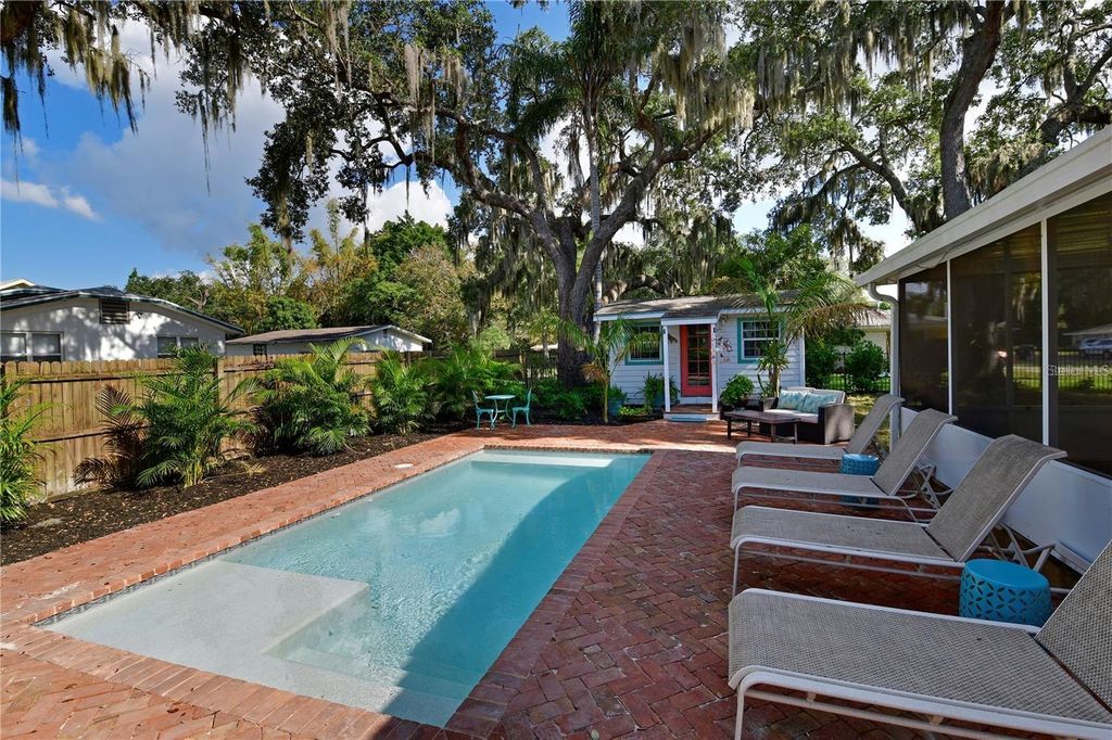 Photo of 1318 6th Street W, Palmetto, FL 34221 (MLS # A4665531)