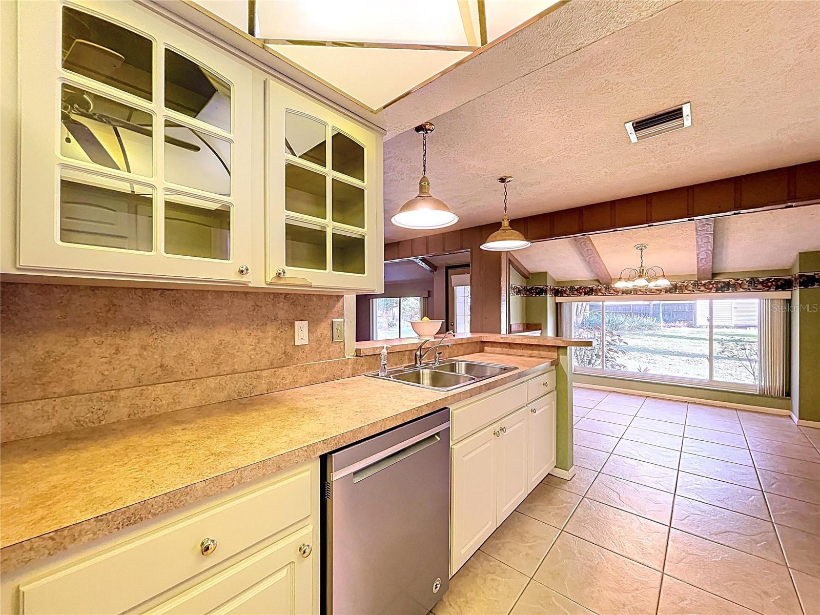 HOLLOWTREE - Residential