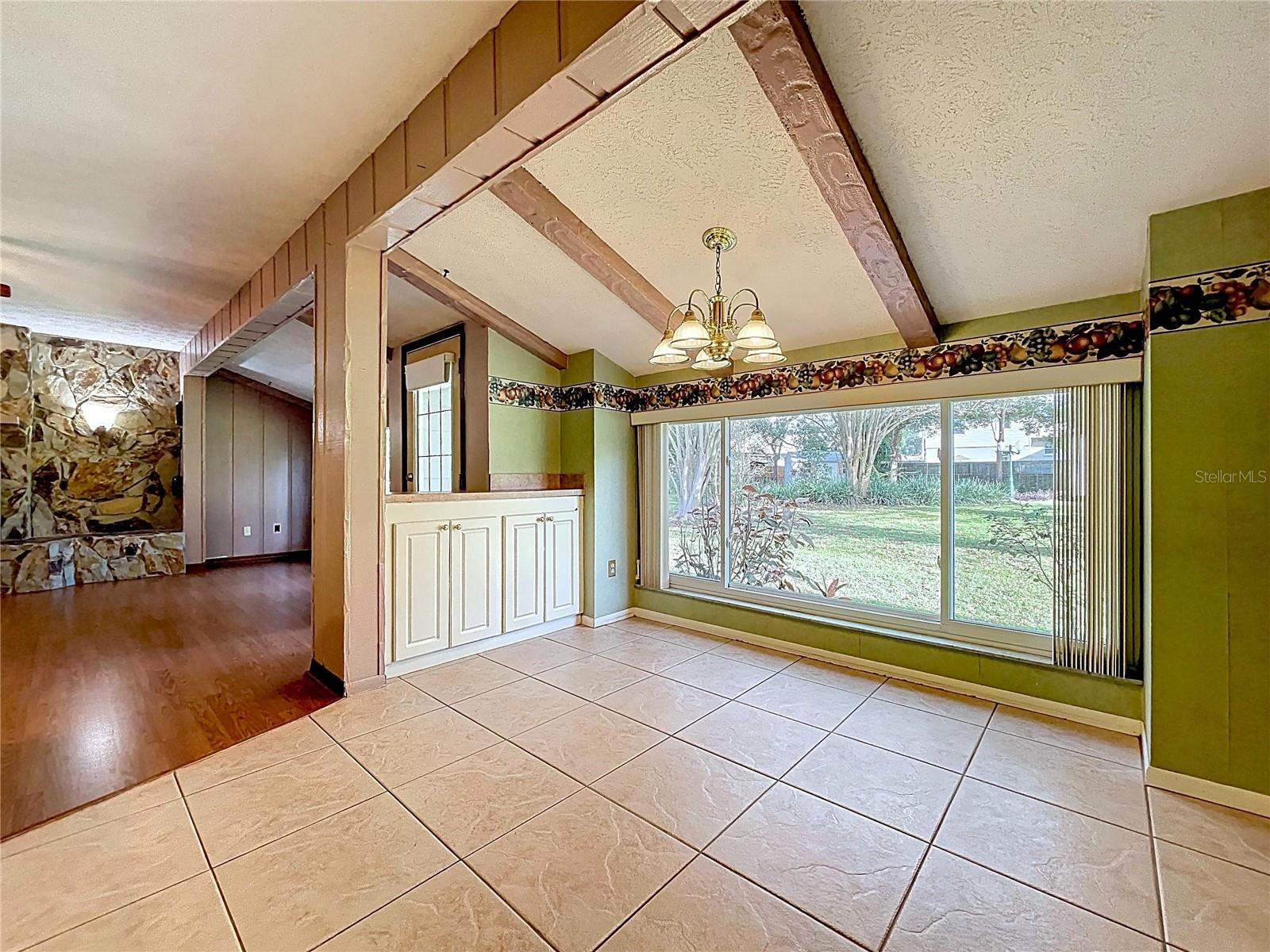 HOLLOWTREE - Residential