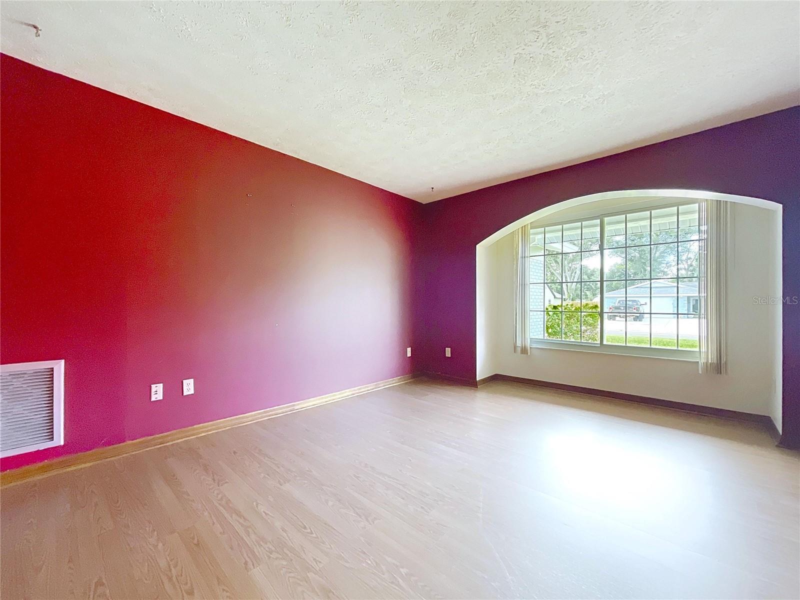 HOLLOWTREE - Residential