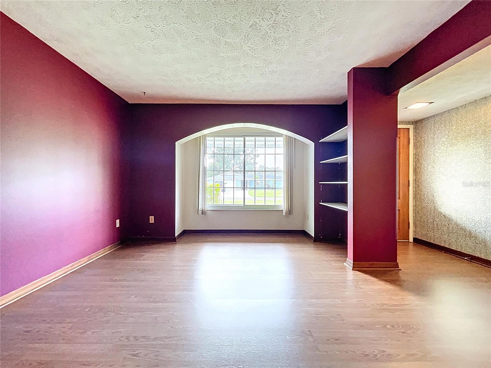 HOLLOWTREE - Residential