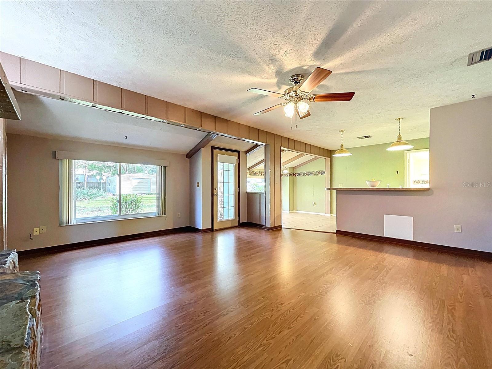 HOLLOWTREE - Residential