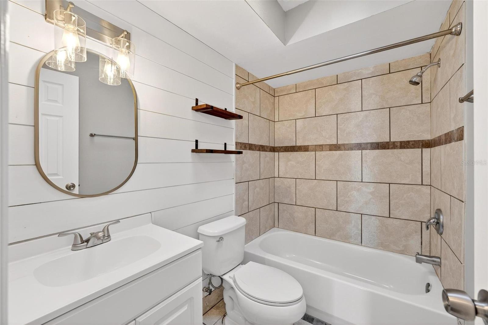 WEDGEWOOD TENNIS VILLAS - Residential