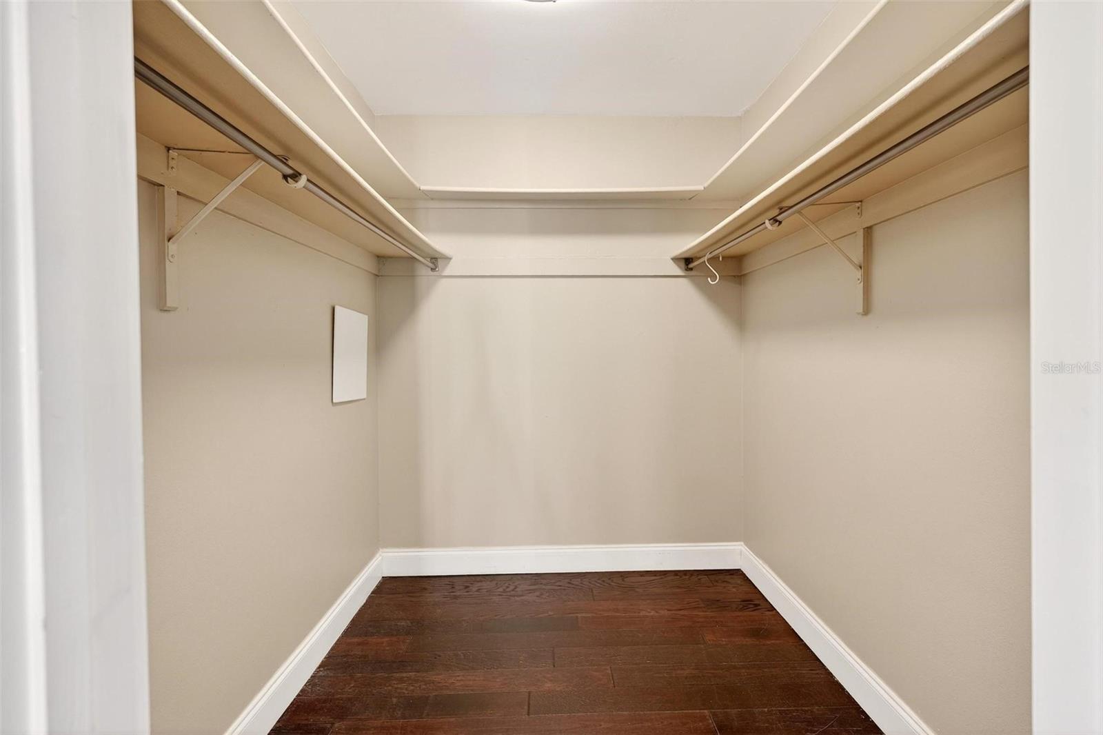 WEDGEWOOD TENNIS VILLAS - Residential