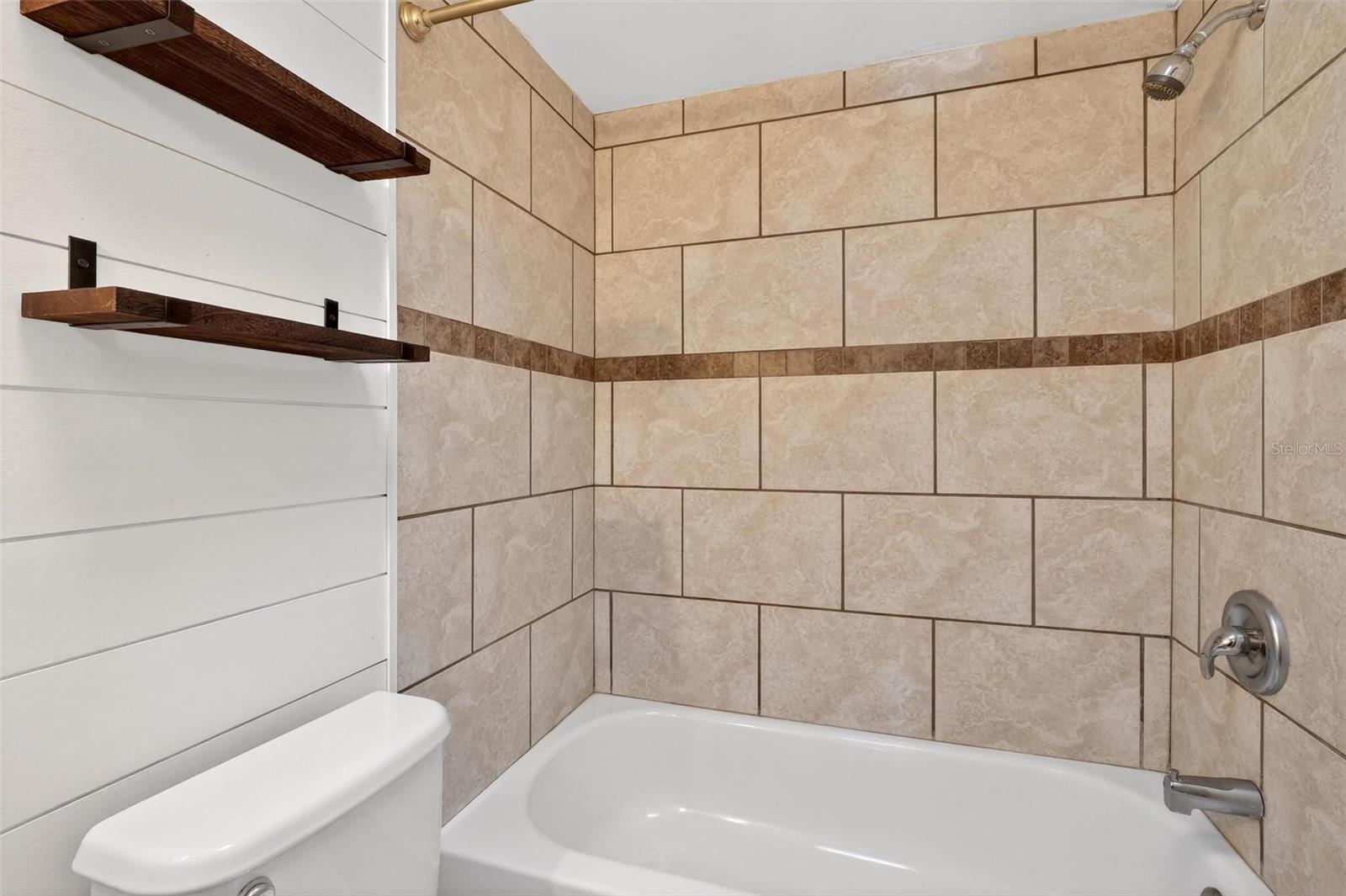 WEDGEWOOD TENNIS VILLAS - Residential