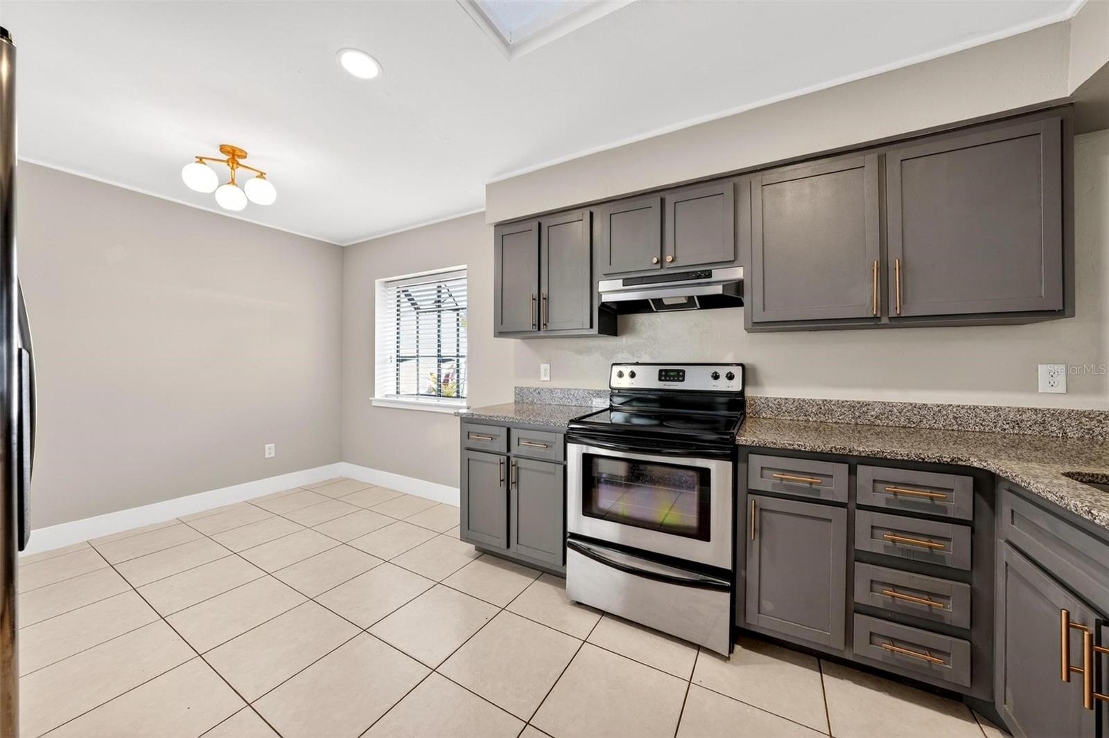 WEDGEWOOD TENNIS VILLAS - Residential