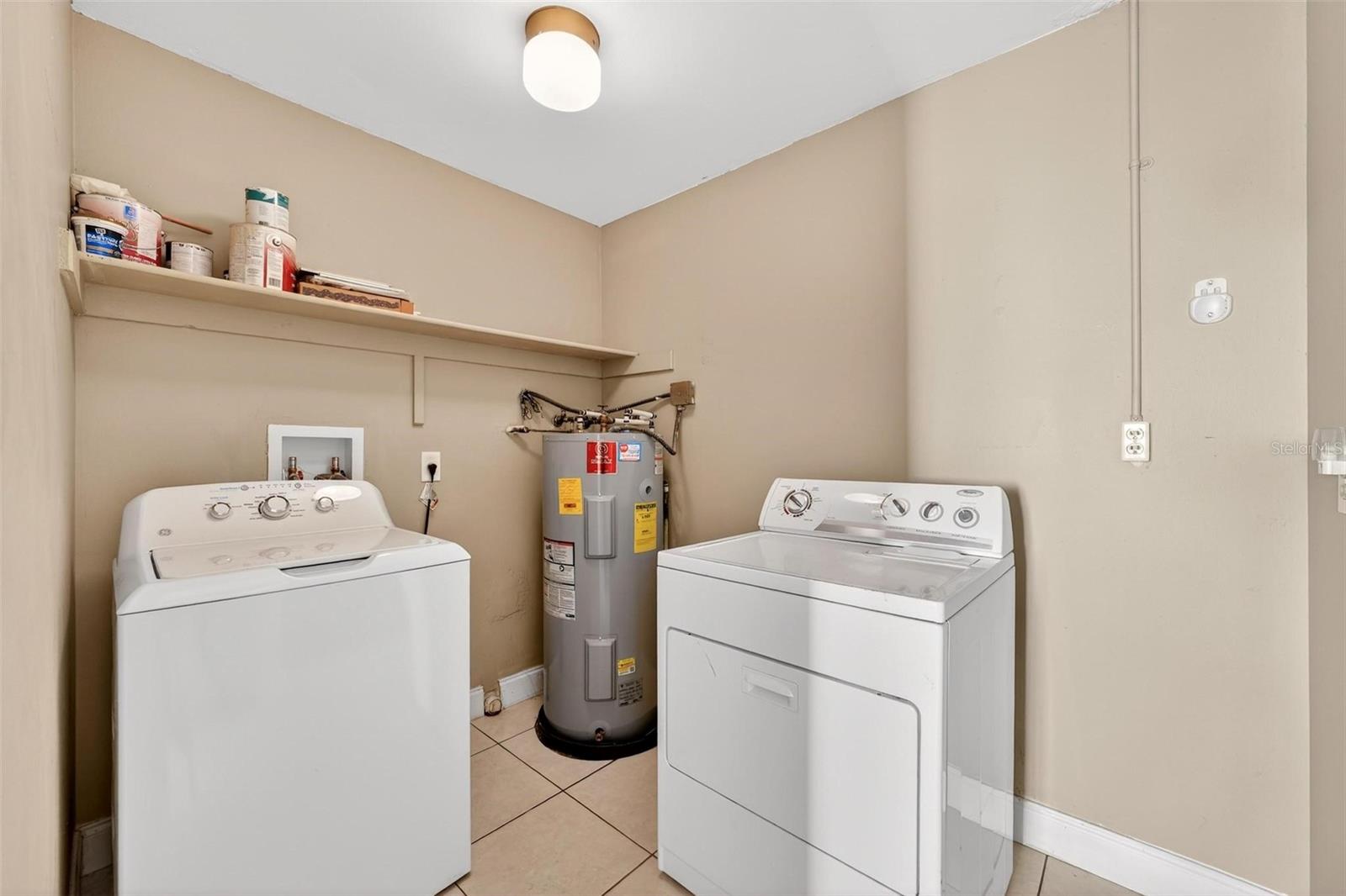 WEDGEWOOD TENNIS VILLAS - Residential