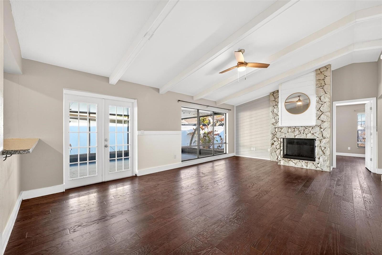 WEDGEWOOD TENNIS VILLAS - Residential