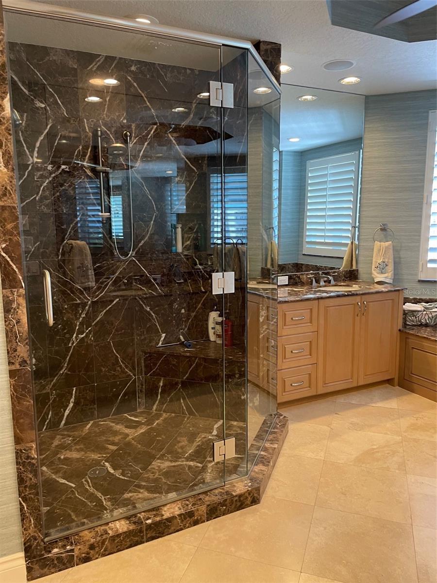 ORCHID BEACH CLUB - Residential