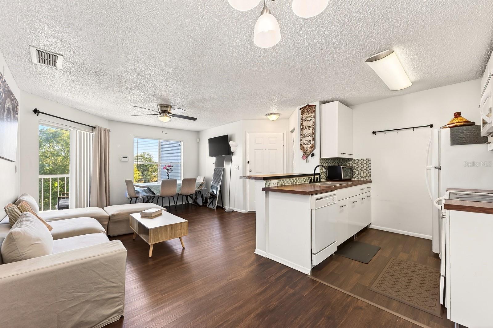 2569 GRASSY POINT DRIVE 207