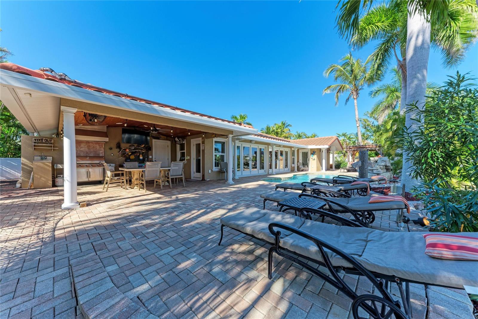 KEY ROYALE 17TH ADD - Residential