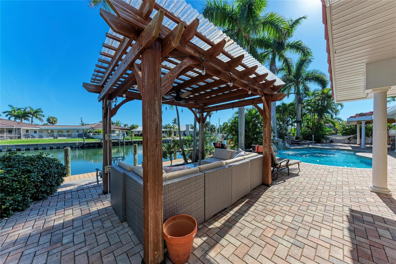 KEY ROYALE 17TH ADD - Residential