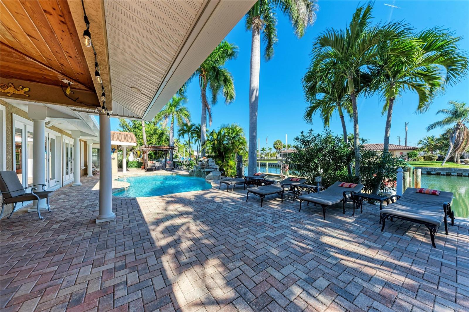 KEY ROYALE 17TH ADD - Residential