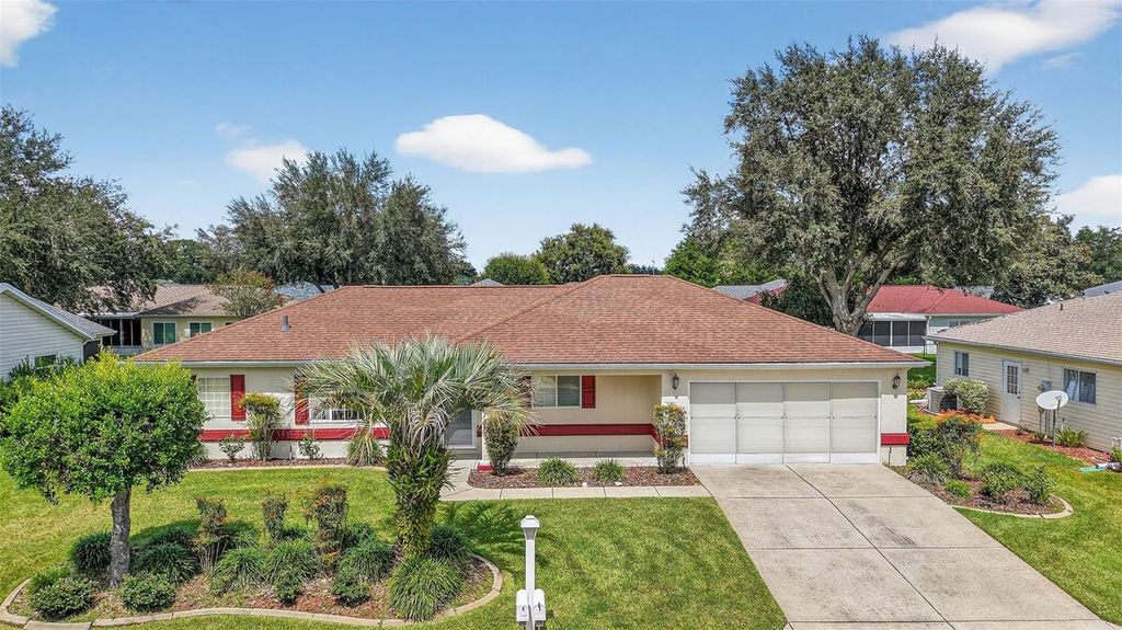 Photo of 11353 SW 138th Lane, Dunnellon, FL 34432 (MLS # OM709762)