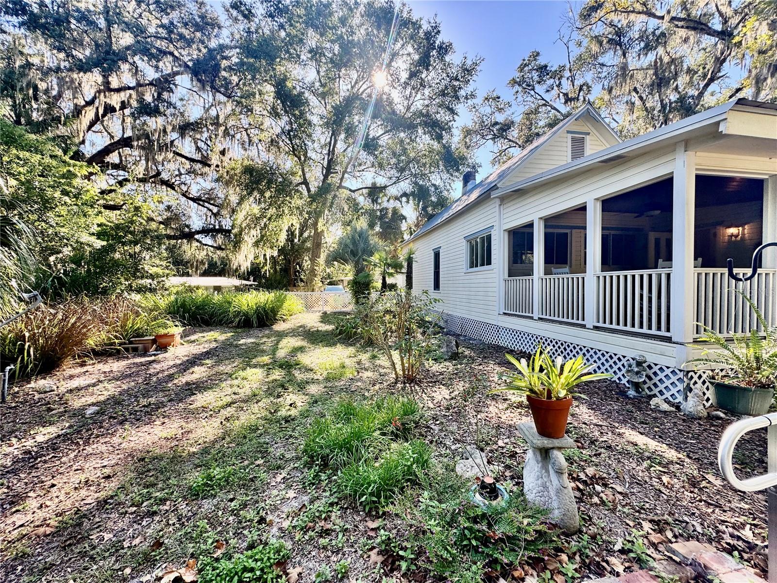 G M WHETSTONE ESTATE ADD TO H S - Residential