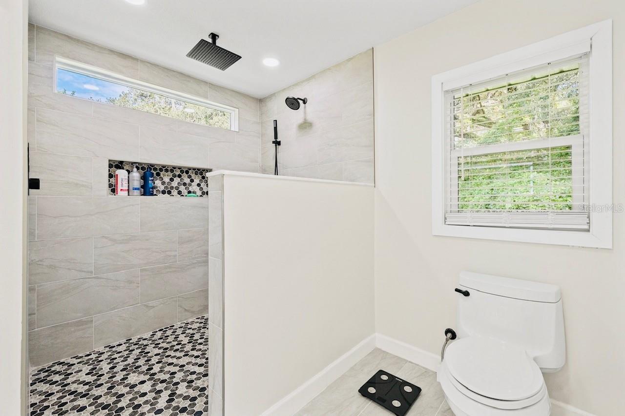 HICKORY HOLLOW UNREC - Residential