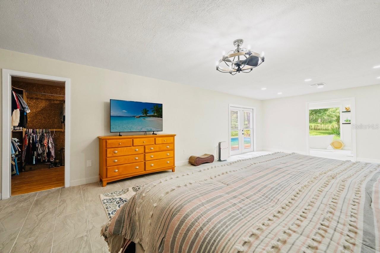 HICKORY HOLLOW UNREC - Residential