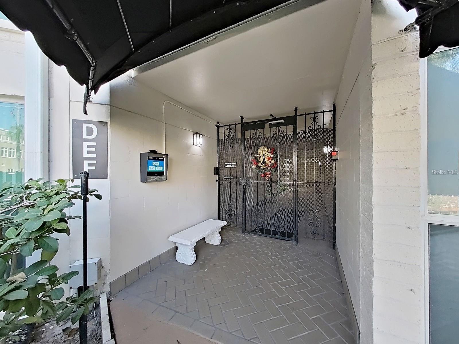 BAYSHORE TRACE CONDO - Residential