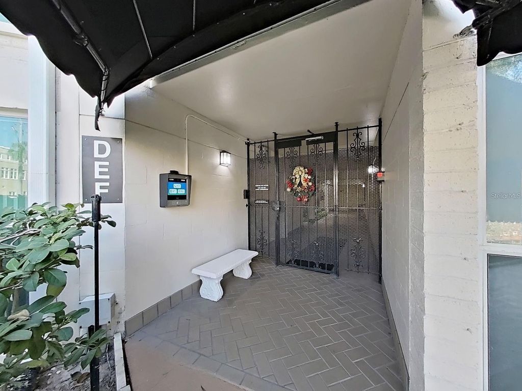 Photo of 3325 Bayshore Boulevard #F36, Tampa, FL 33629 (MLS # TB8499555)