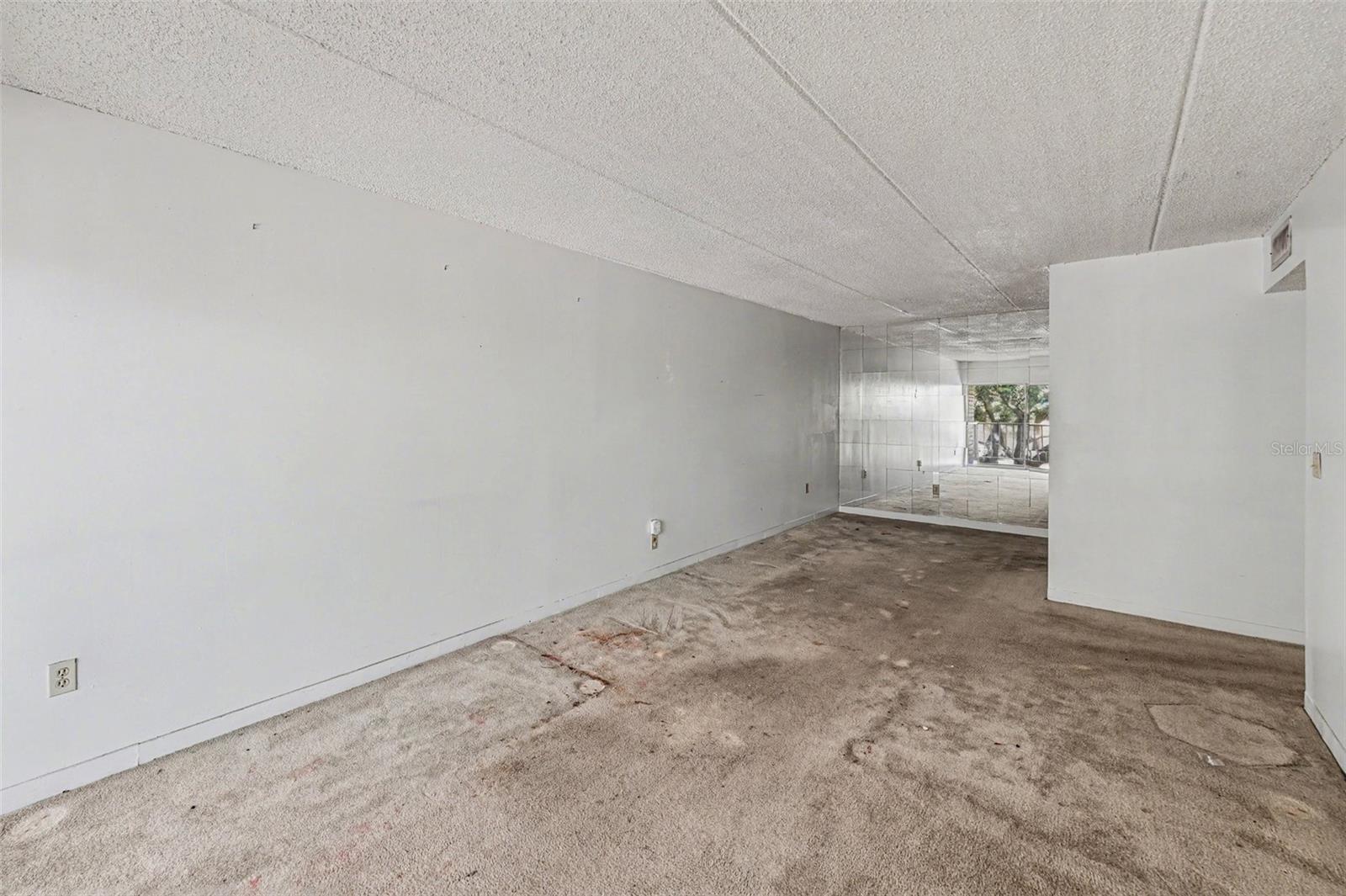 BAYSHORE TRACE CONDO - Residential