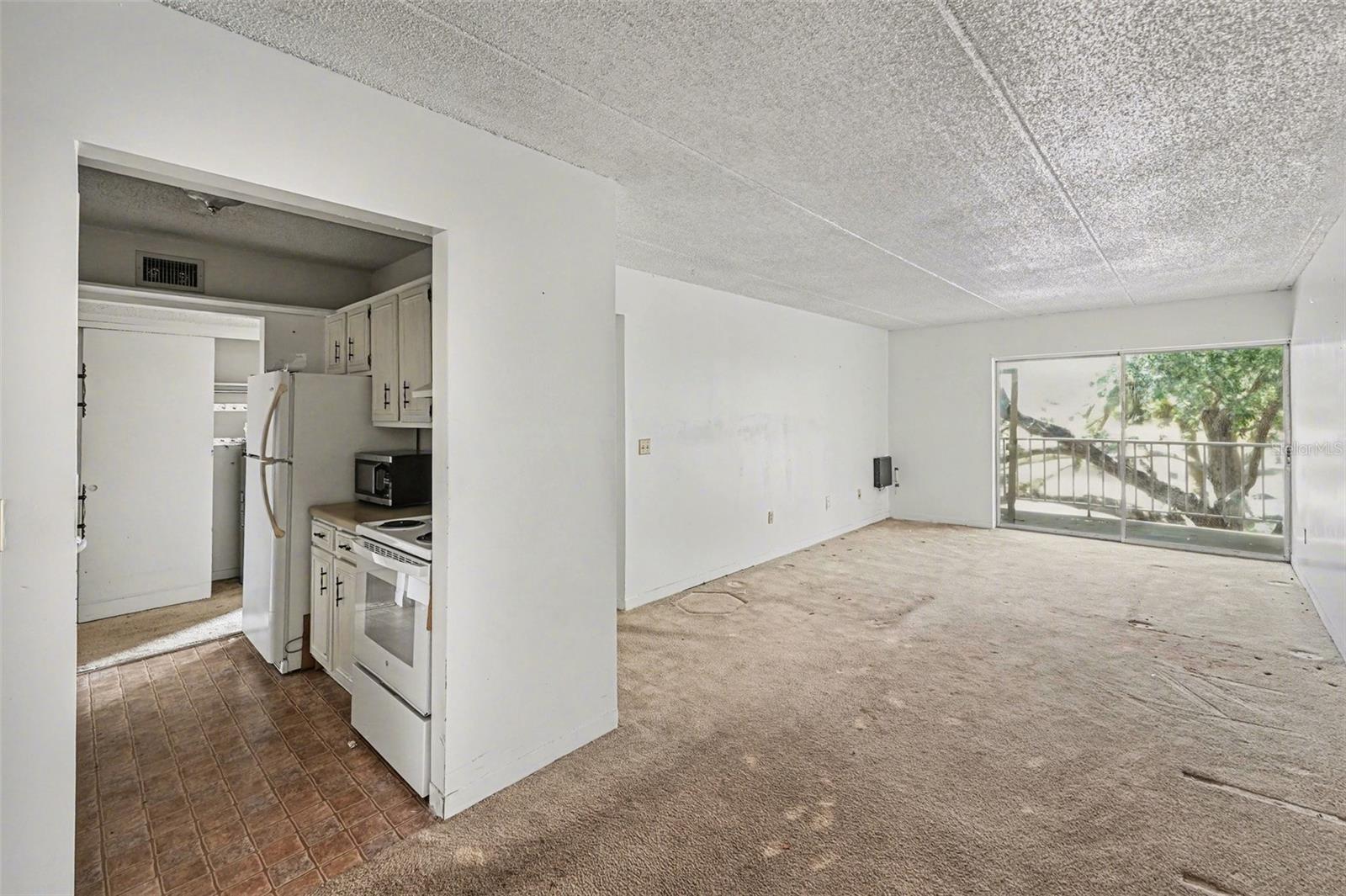 BAYSHORE TRACE CONDO - Residential