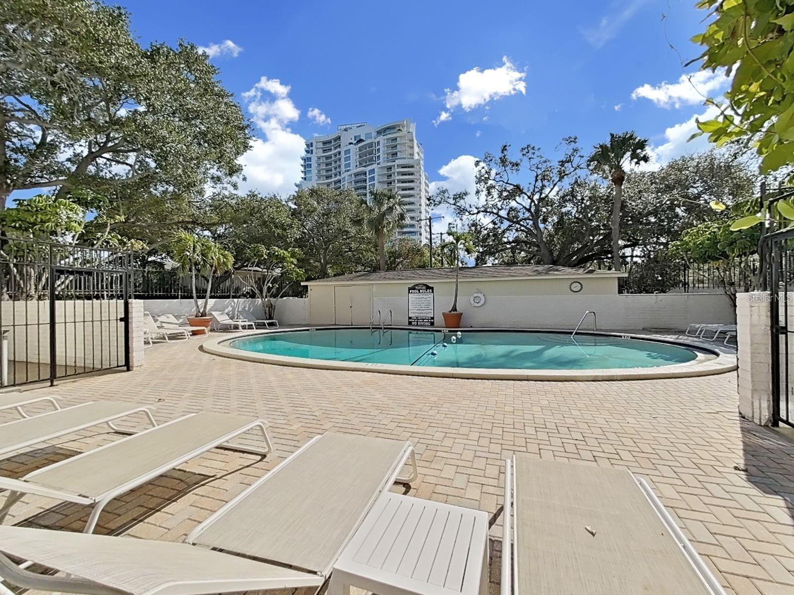 BAYSHORE TRACE CONDO - Residential