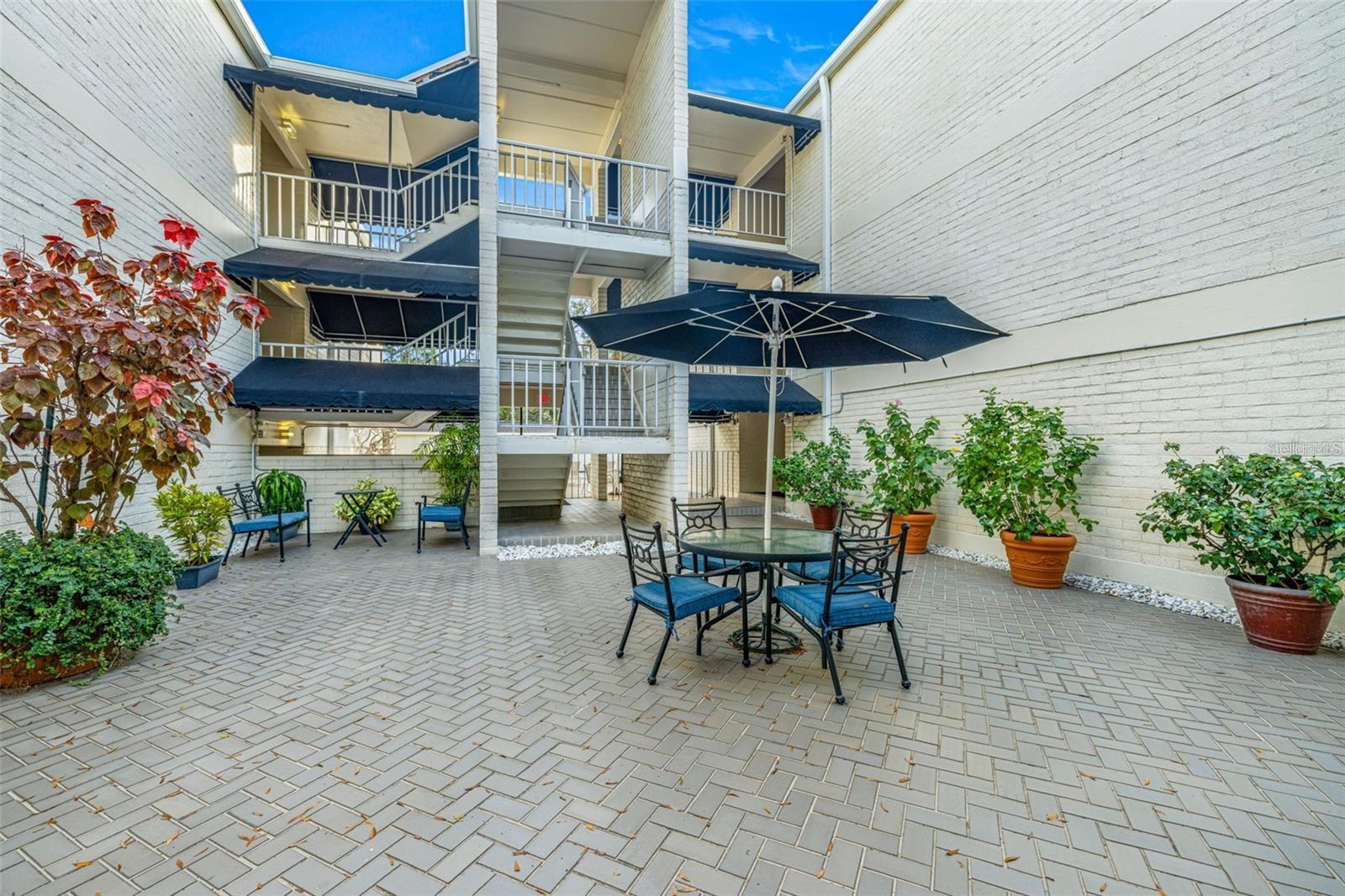 BAYSHORE TRACE CONDO - Residential